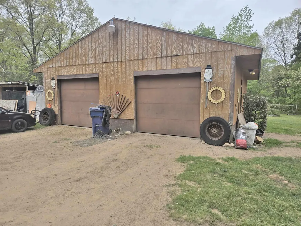 1915 W Garfild Road Grant Township MI 49446