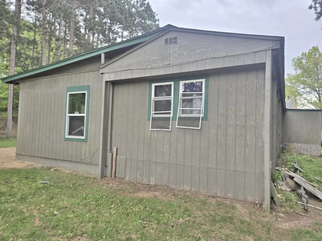 1915 W Garfild Road Grant Township MI 49446