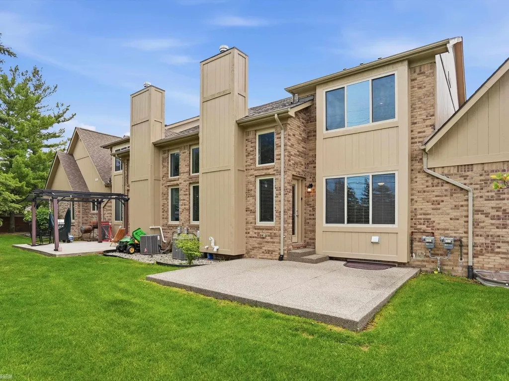 14967 Stoney Brook Drive Shelby Charter Township MI 48315