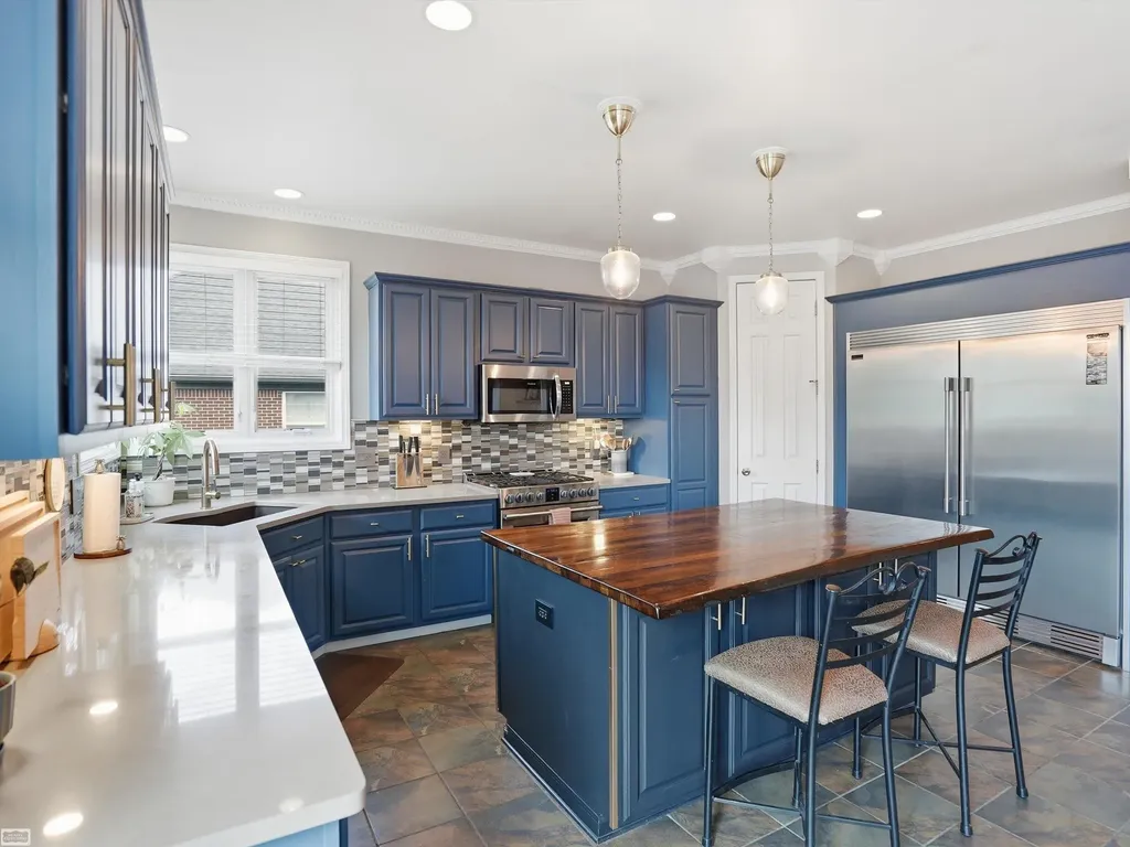 36531 N Pointe Drive New Baltimore City MI 48047