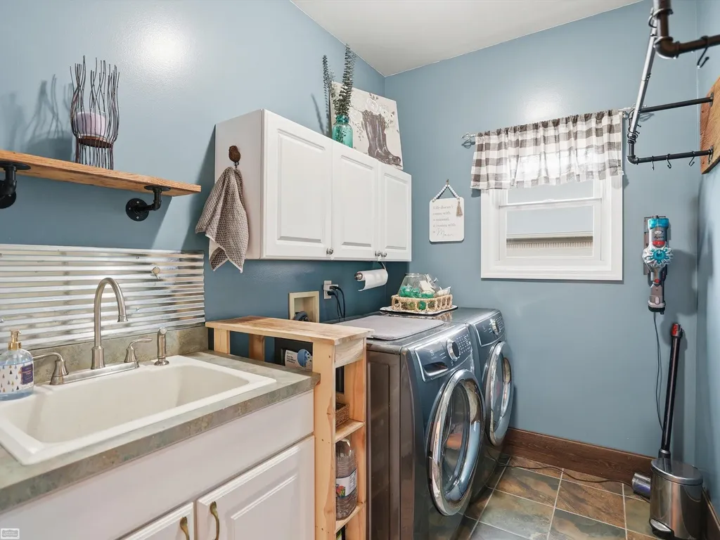 36531 N Pointe Drive New Baltimore City MI 48047