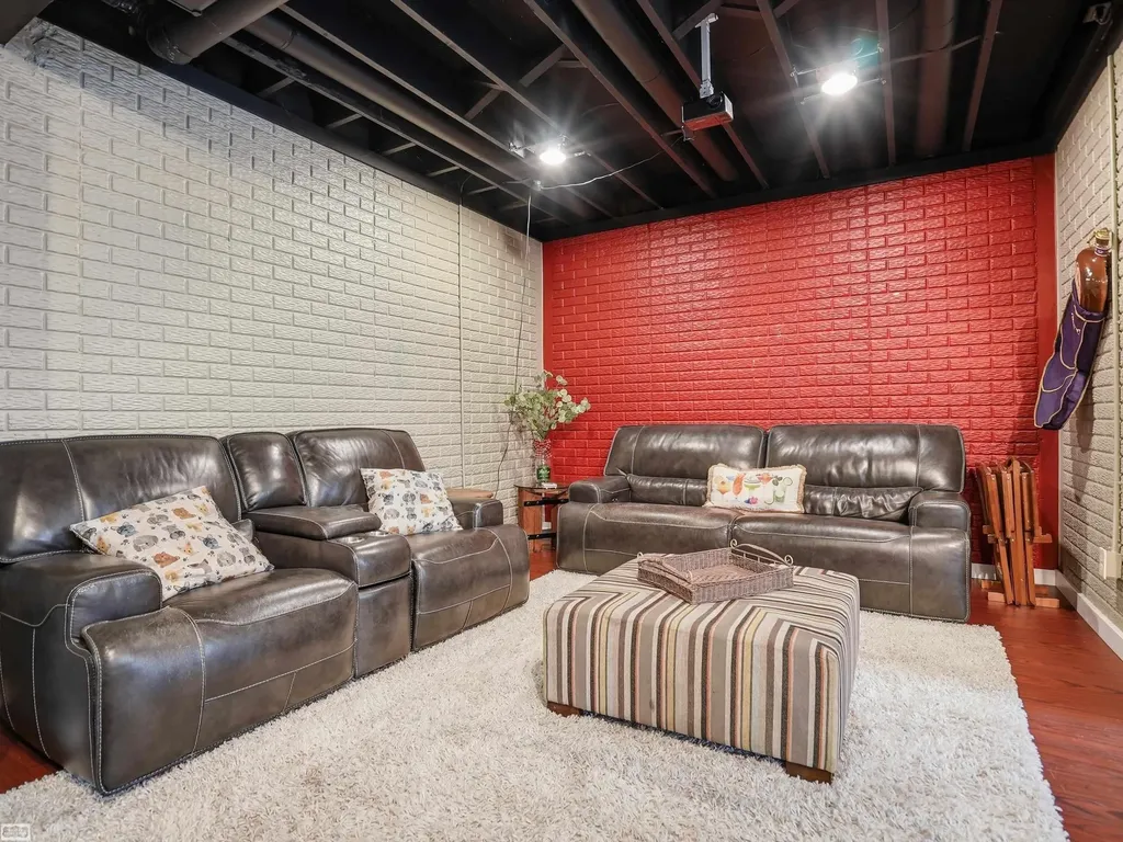 36531 N Pointe Drive New Baltimore City MI 48047