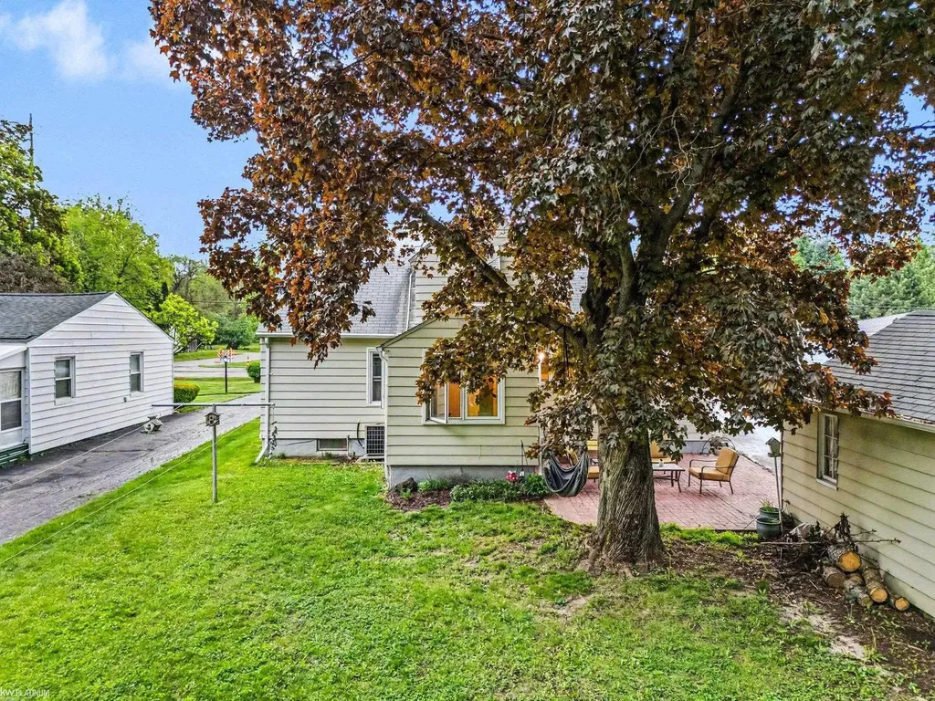 2297 Covert Road Burton City MI 48509