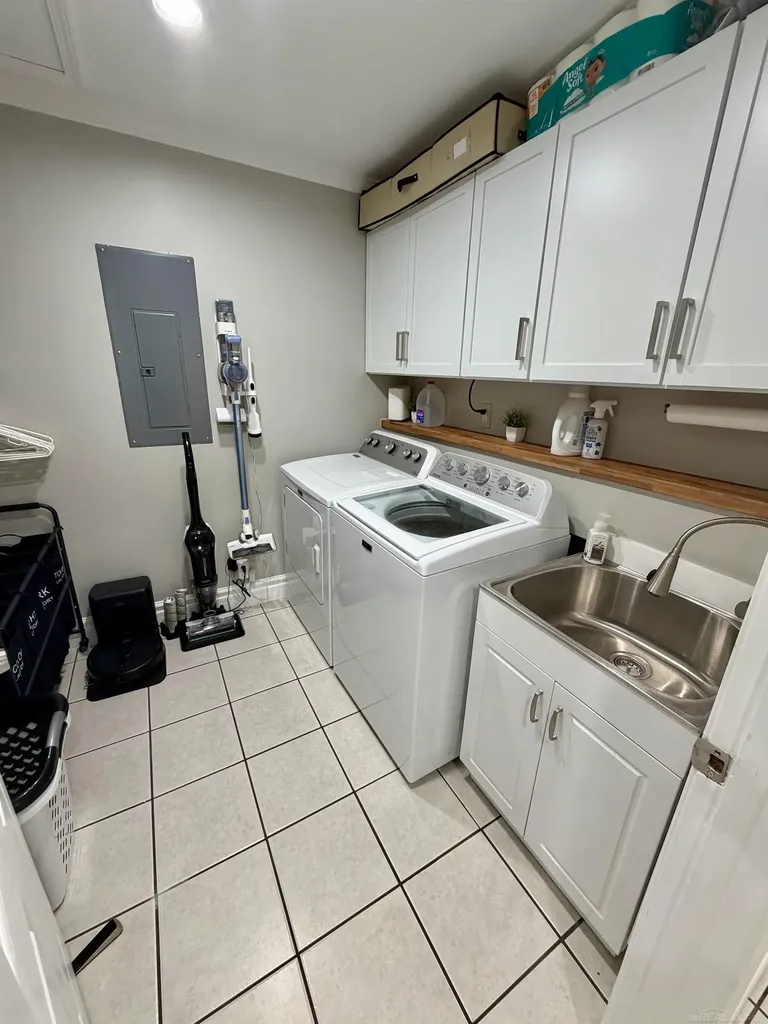 174 Benjamin Street Romeo Village MI 48065