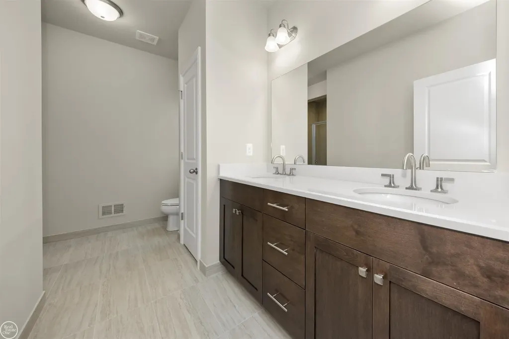 1134 Julian Court Waterford Charter Township MI 48327