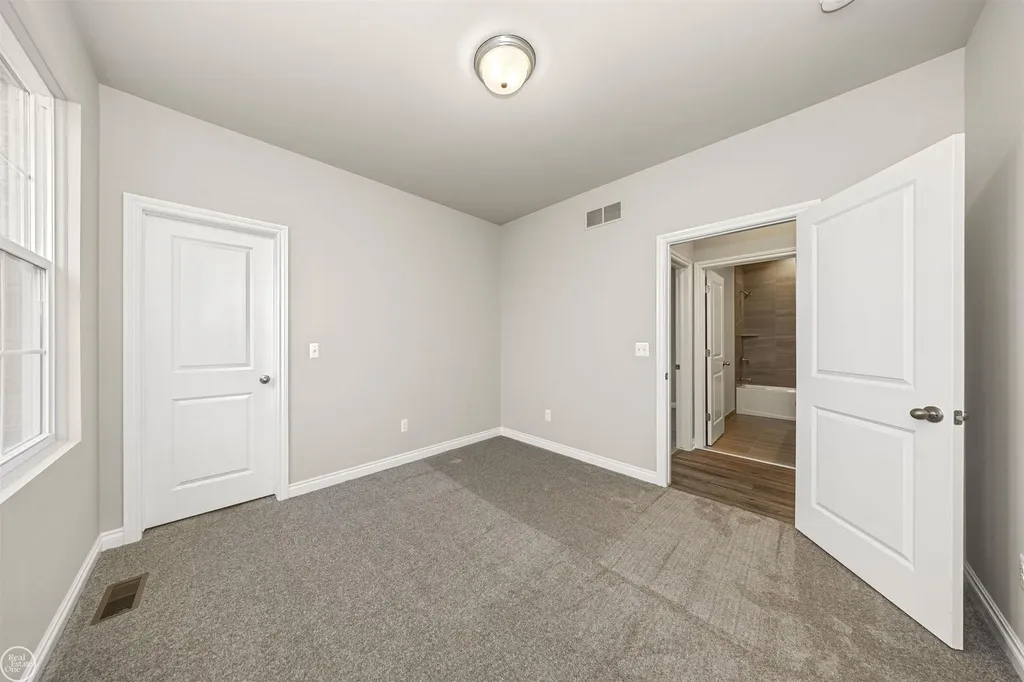1134 Julian Court Waterford Charter Township MI 48327