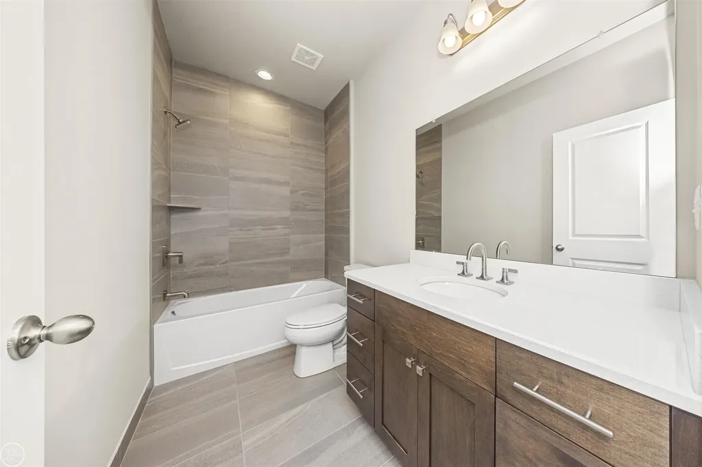 1134 Julian Court Waterford Charter Township MI 48327