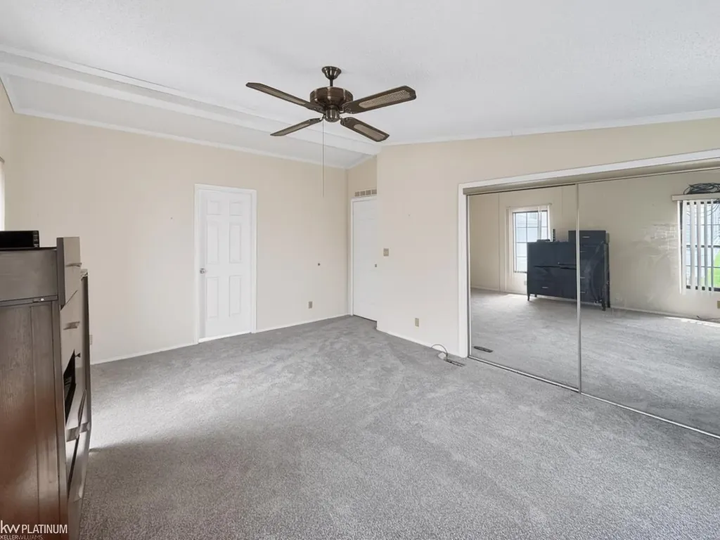 20738 Gaslight Drive Clinton Charter Township MI 48036