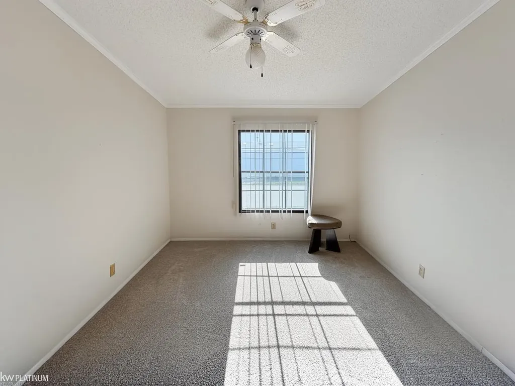 20738 Gaslight Drive Clinton Charter Township MI 48036