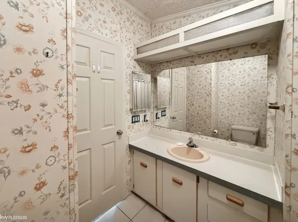 20738 Gaslight Drive Clinton Charter Township MI 48036