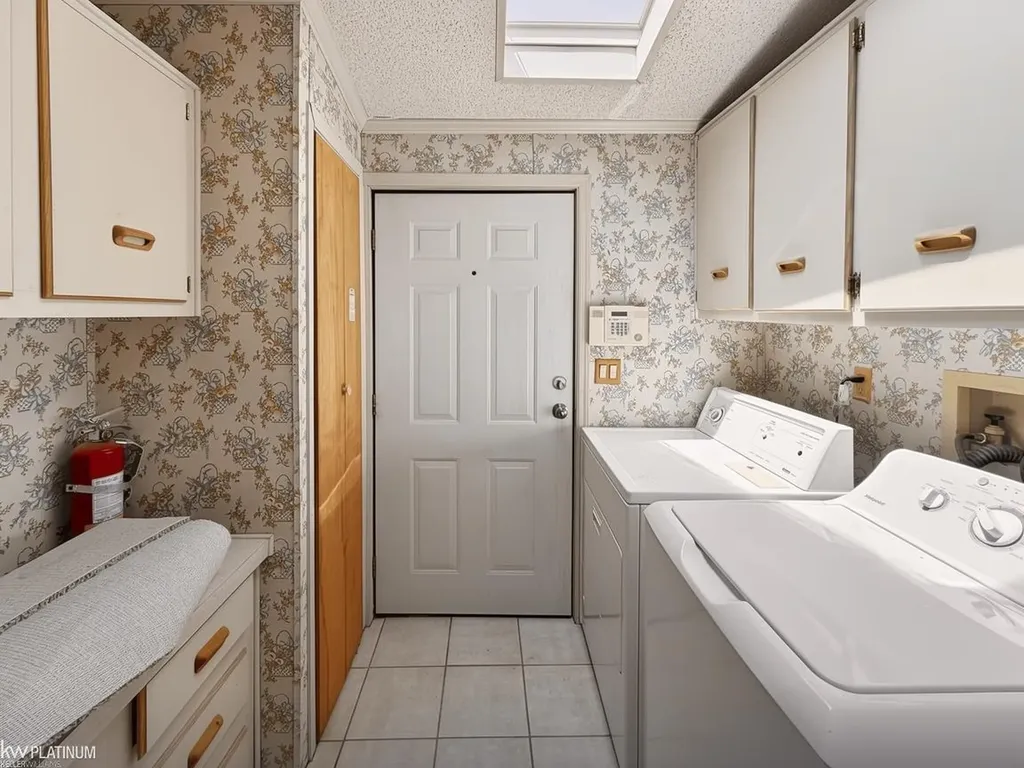 20738 Gaslight Drive Clinton Charter Township MI 48036