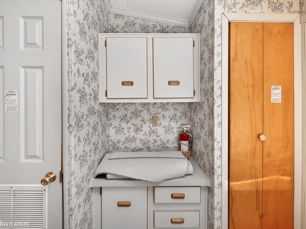 20738 Gaslight Drive Clinton Charter Township MI 48036