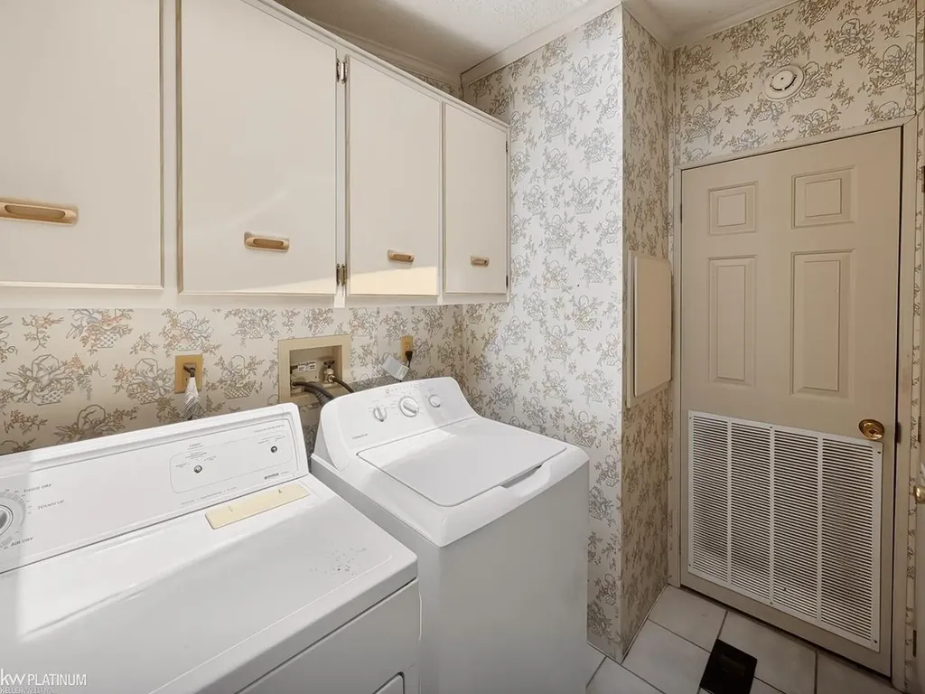 20738 Gaslight Drive Clinton Charter Township MI 48036