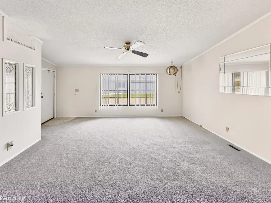 20738 Gaslight Drive Clinton Charter Township MI 48036