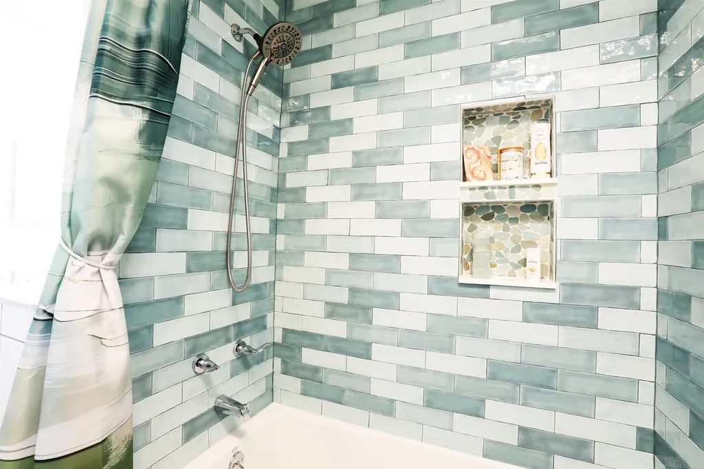 2190 London Bridge Drive Rochester Hills City MI 48307