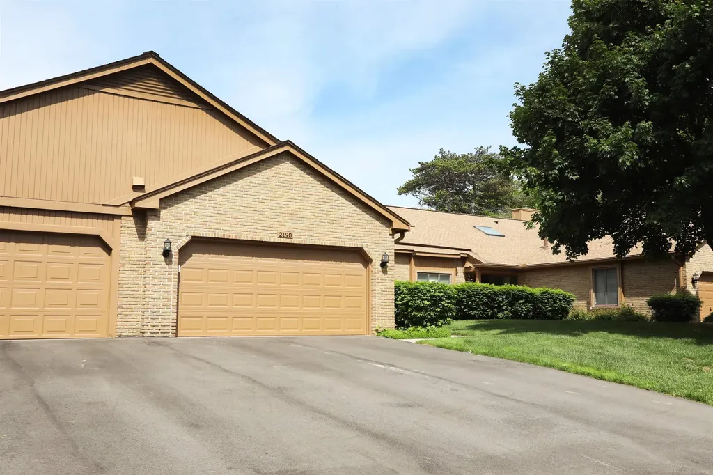 2190 London Bridge Drive Rochester Hills City MI 48307