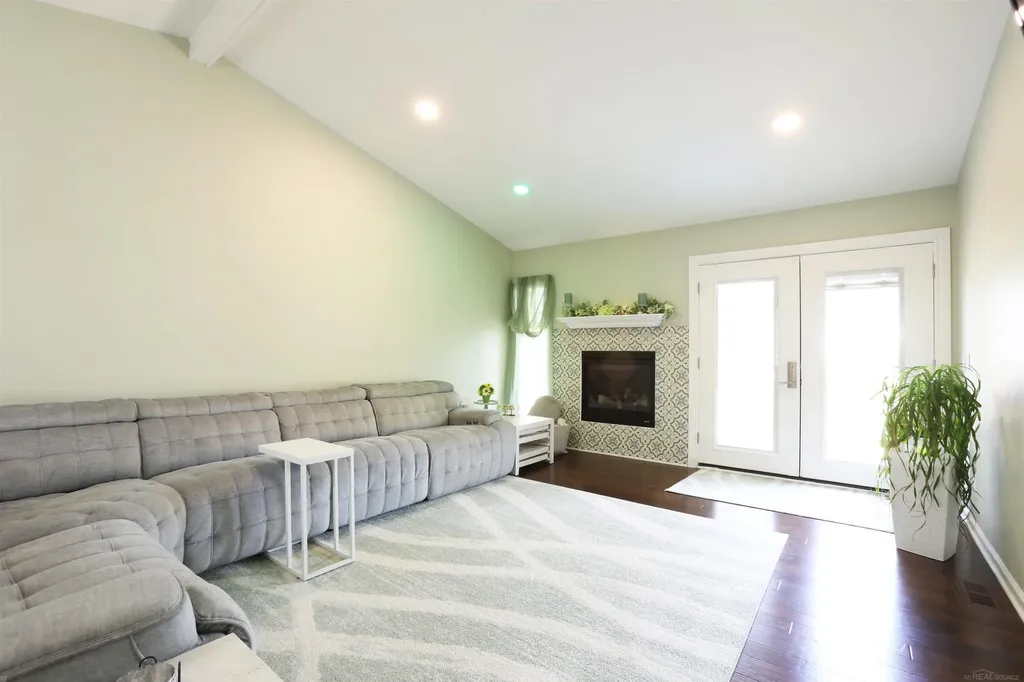 2190 London Bridge Drive Rochester Hills City MI 48307