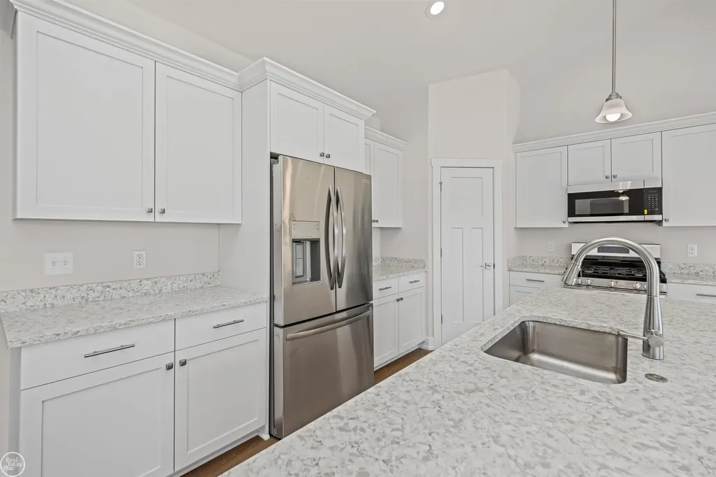 1156 Julian Court Waterford Charter Township MI 48327