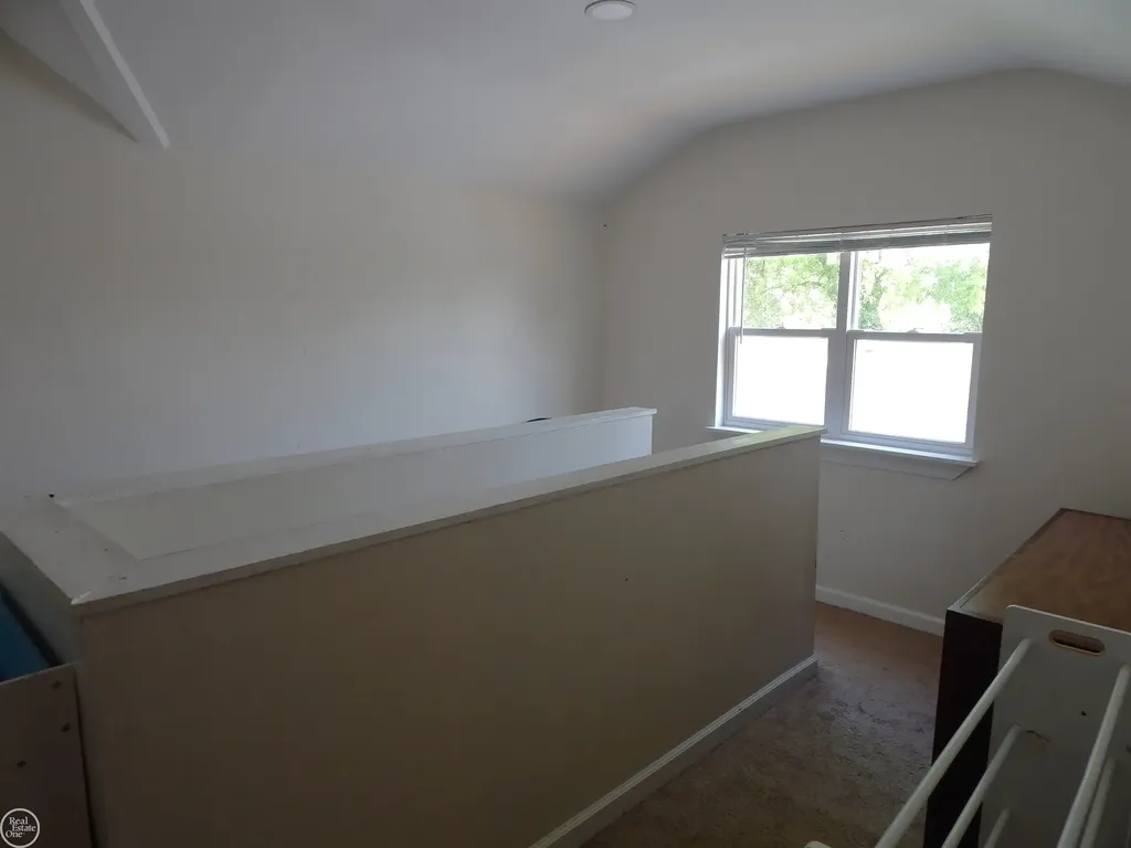 25143 Lawn Street Roseville City MI 48066