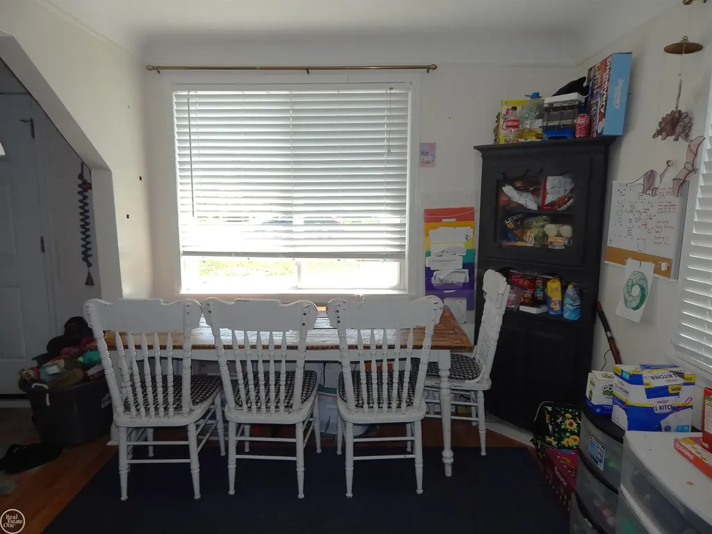 25143 Lawn Street Roseville City MI 48066