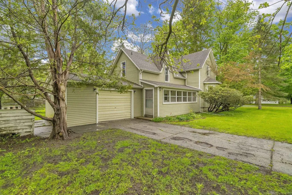 7153 Lake Street Lexington Village MI 48450