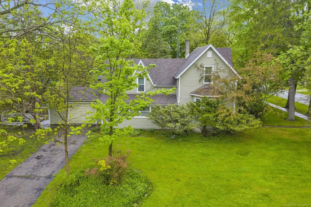 7153 Lake Street Lexington Village MI 48450