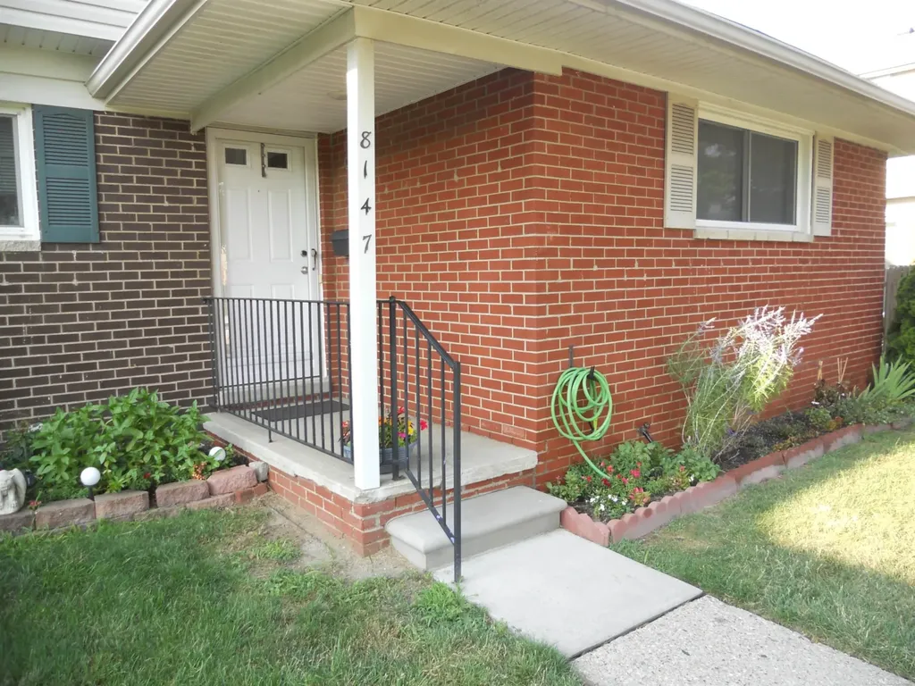 8147 Busko Street Warren City MI 48093