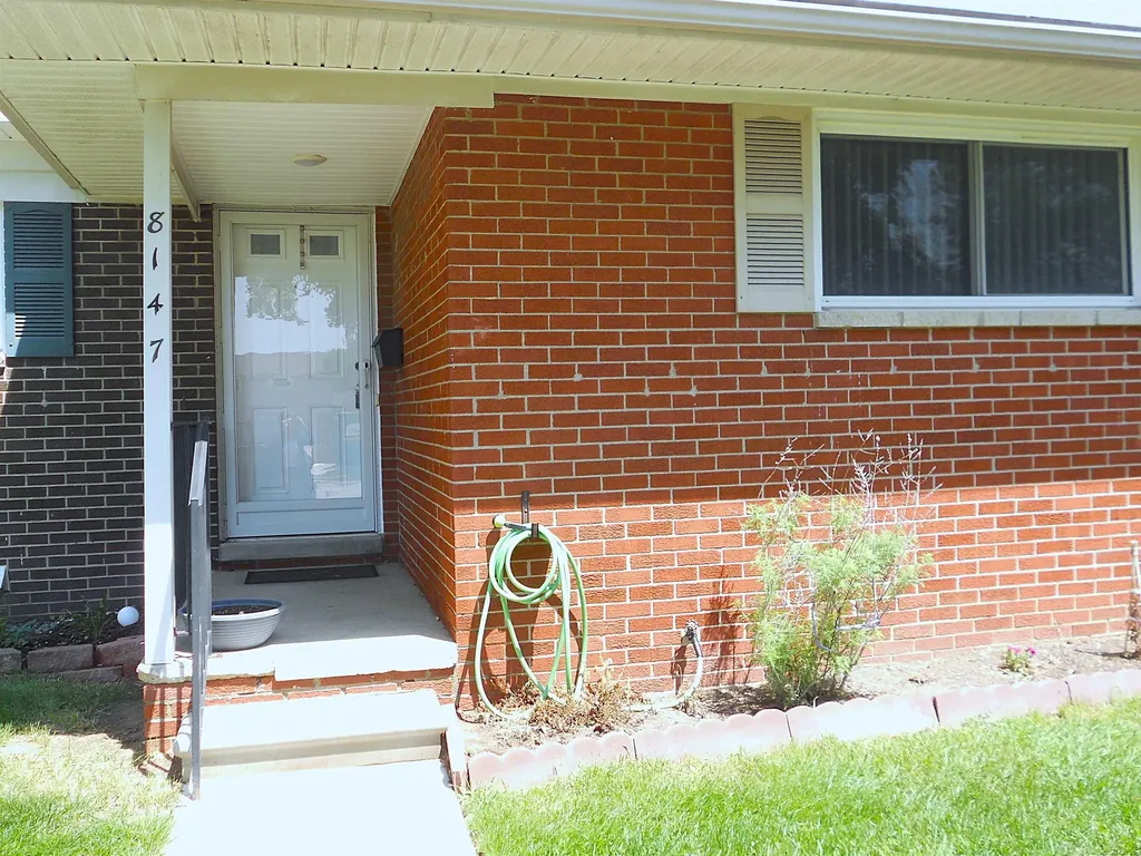 8147 Busko Street Warren City MI 48093