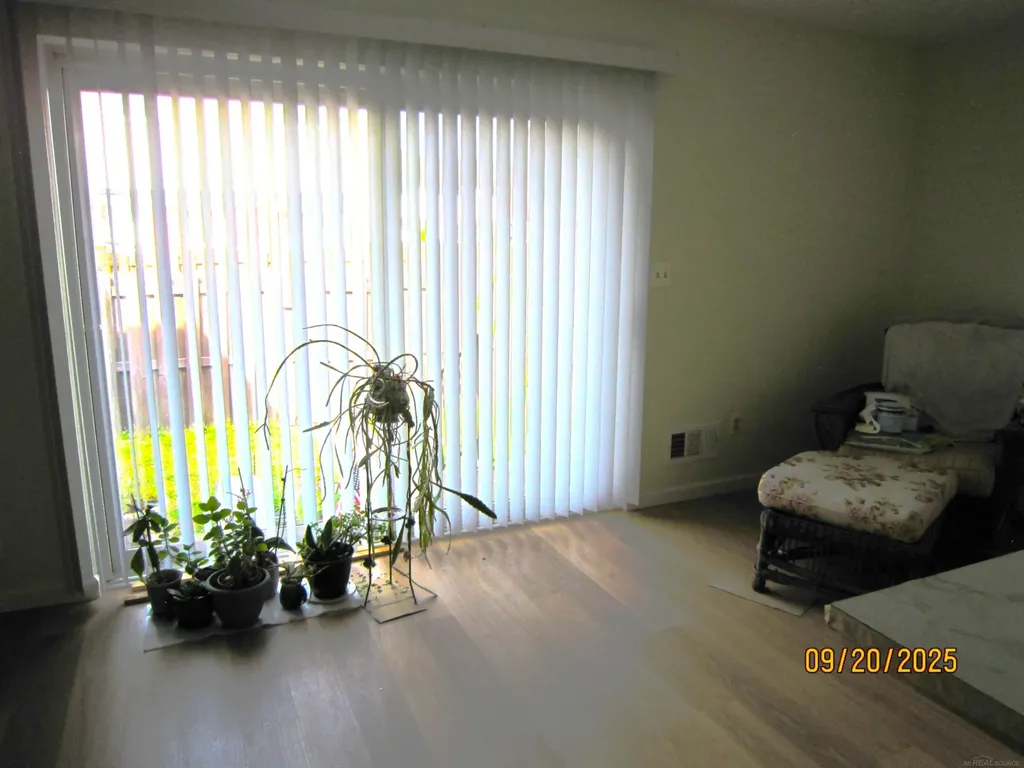 8147 Busko Street Warren City MI 48093