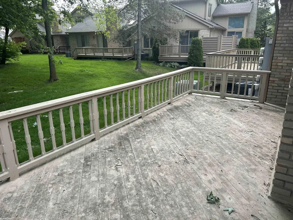 17765 E Kirkwood Drive Clinton Charter Township MI 48038