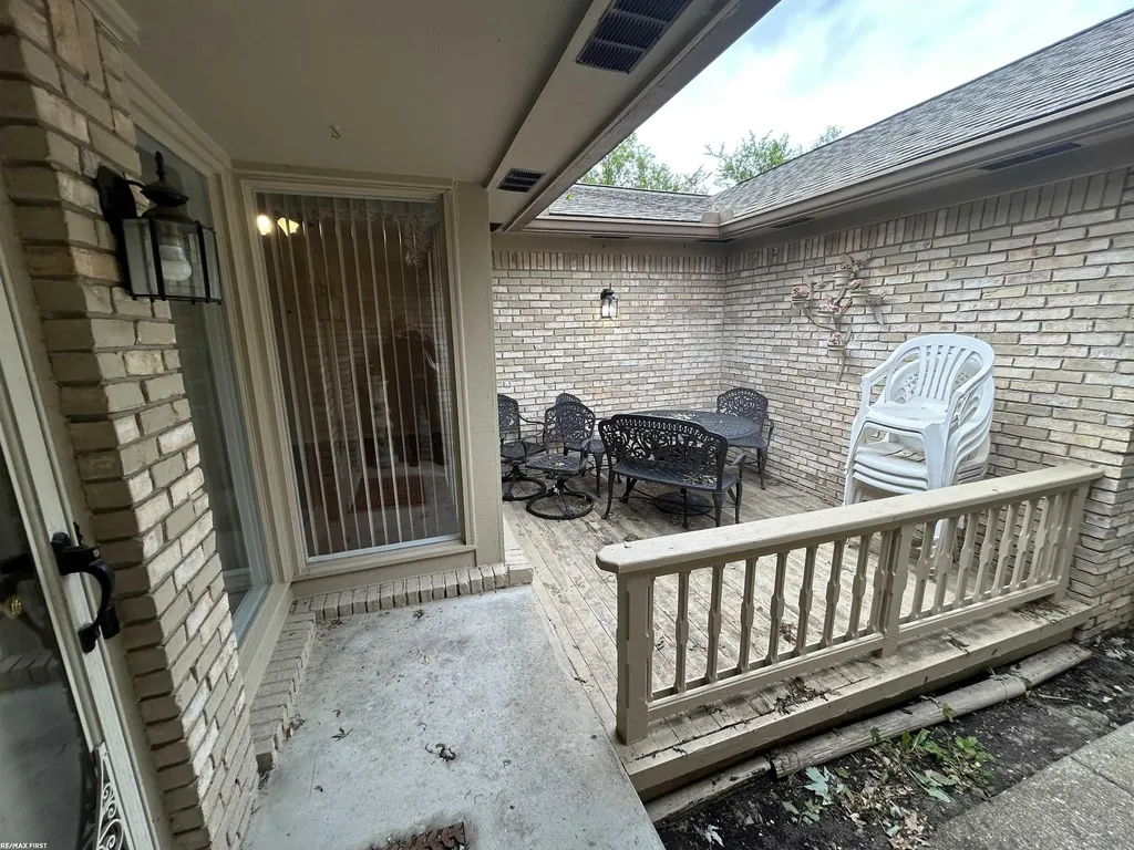 17765 E Kirkwood Drive Clinton Charter Township MI 48038