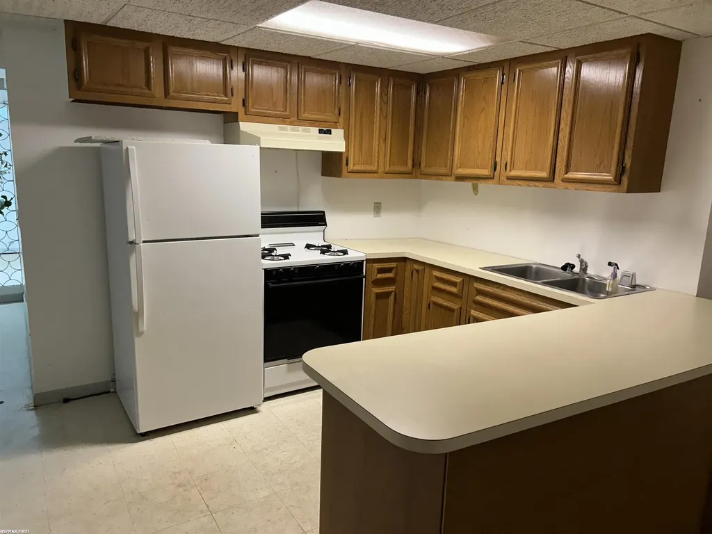 17765 E Kirkwood Drive Clinton Charter Township MI 48038