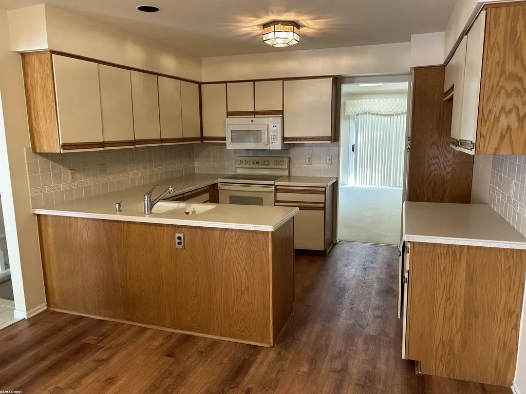 17765 E Kirkwood Drive Clinton Charter Township MI 48038
