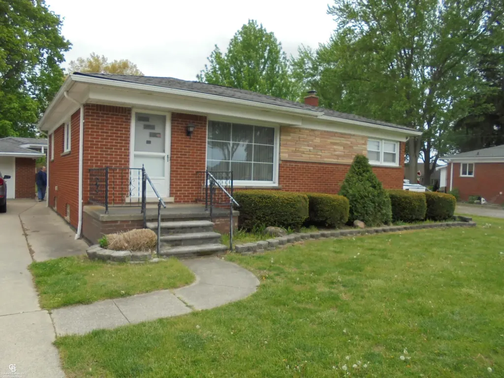 18138 22 Mile Road Macomb Township MI 48044
