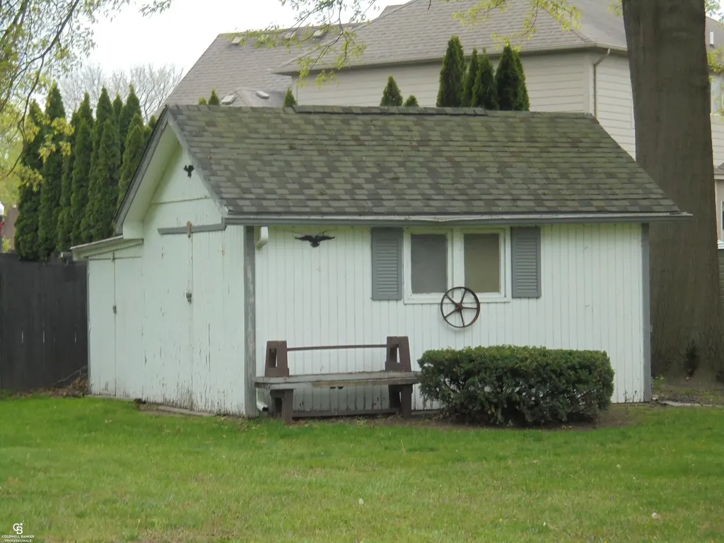 18138 22 Mile Road Macomb Township MI 48044
