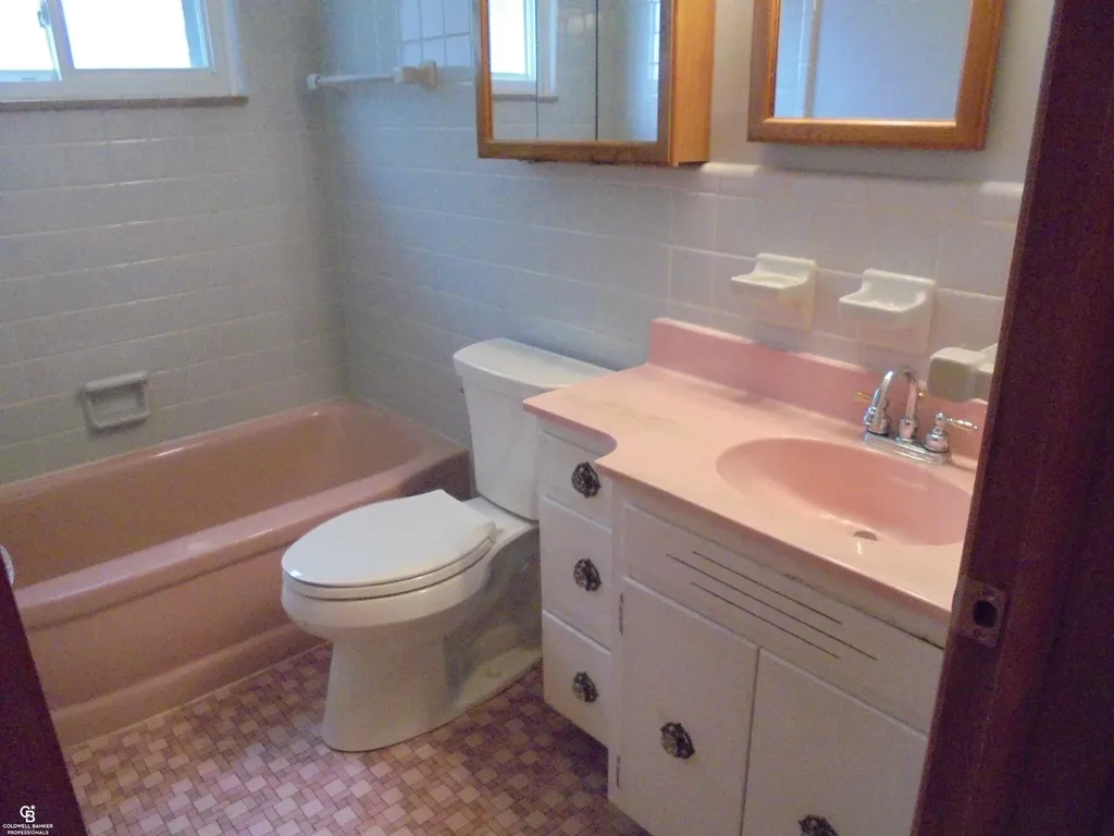 18138 22 Mile Road Macomb Township MI 48044