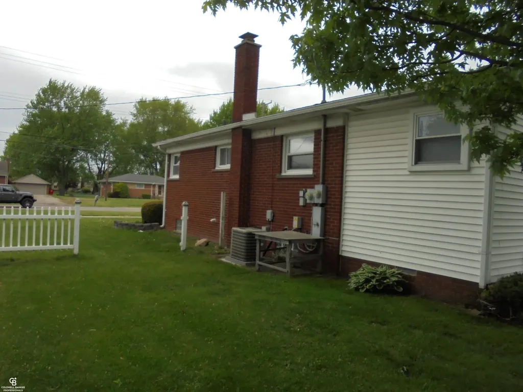 18138 22 Mile Road Macomb Township MI 48044