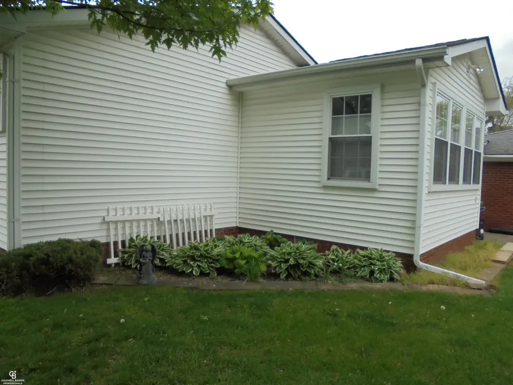 18138 22 Mile Road Macomb Township MI 48044