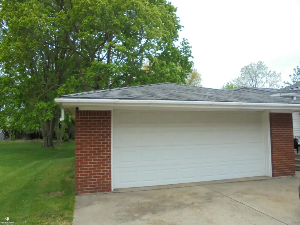 18138 22 Mile Road Macomb Township MI 48044