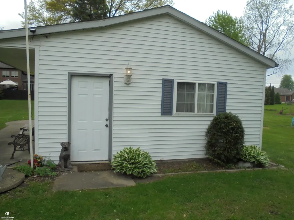 18138 22 Mile Road Macomb Township MI 48044