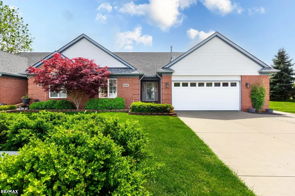 304 Heritage Way Street Algonac City MI 48001