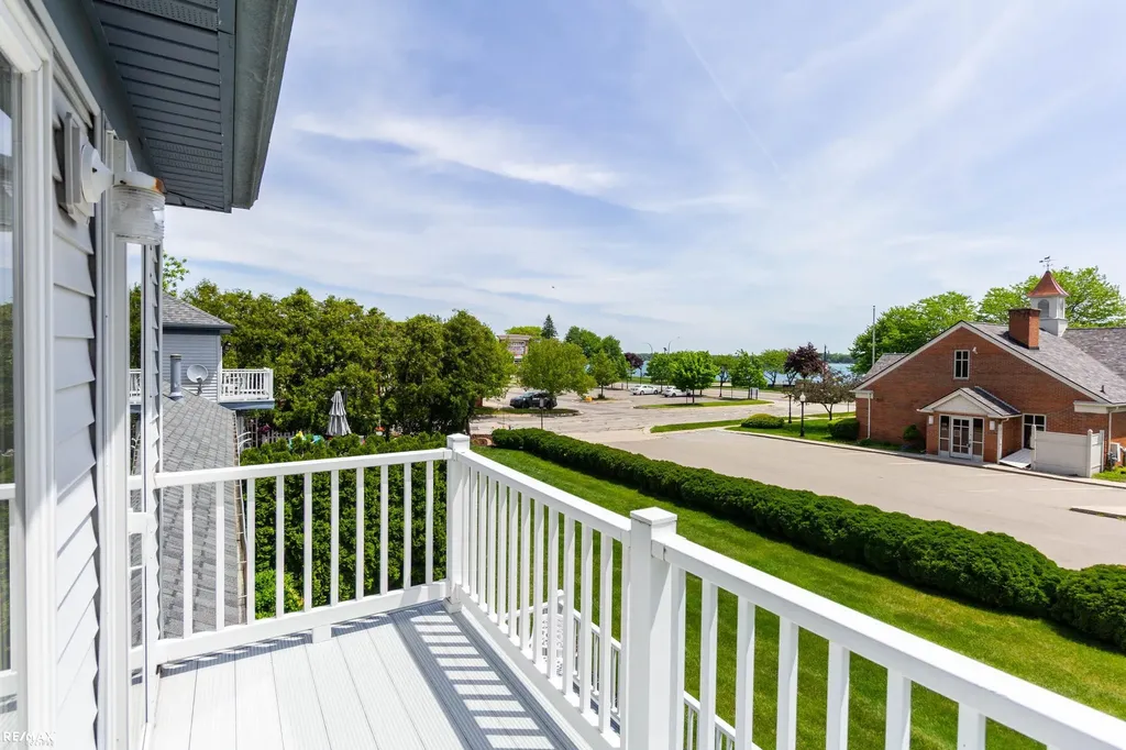 304 Heritage Way Street Algonac City MI 48001
