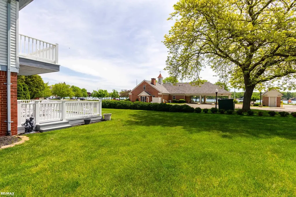 304 Heritage Way Street Algonac City MI 48001