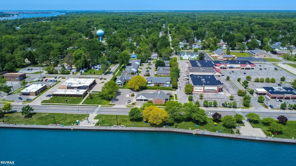 304 Heritage Way Street Algonac City MI 48001