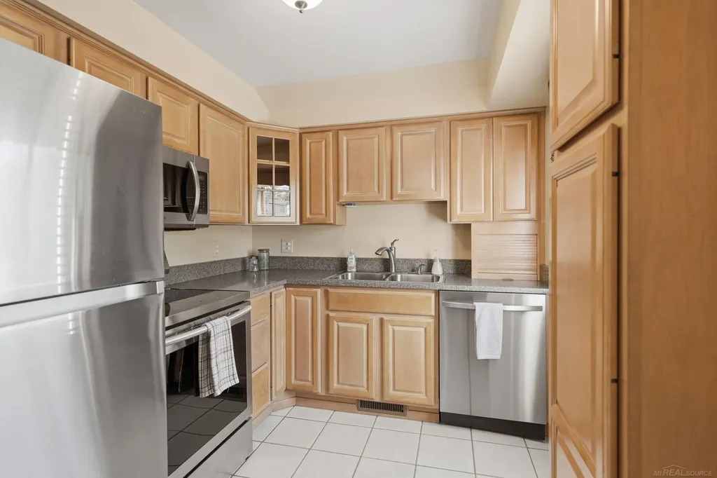776 Heights Road Lake Orion Village MI 48362