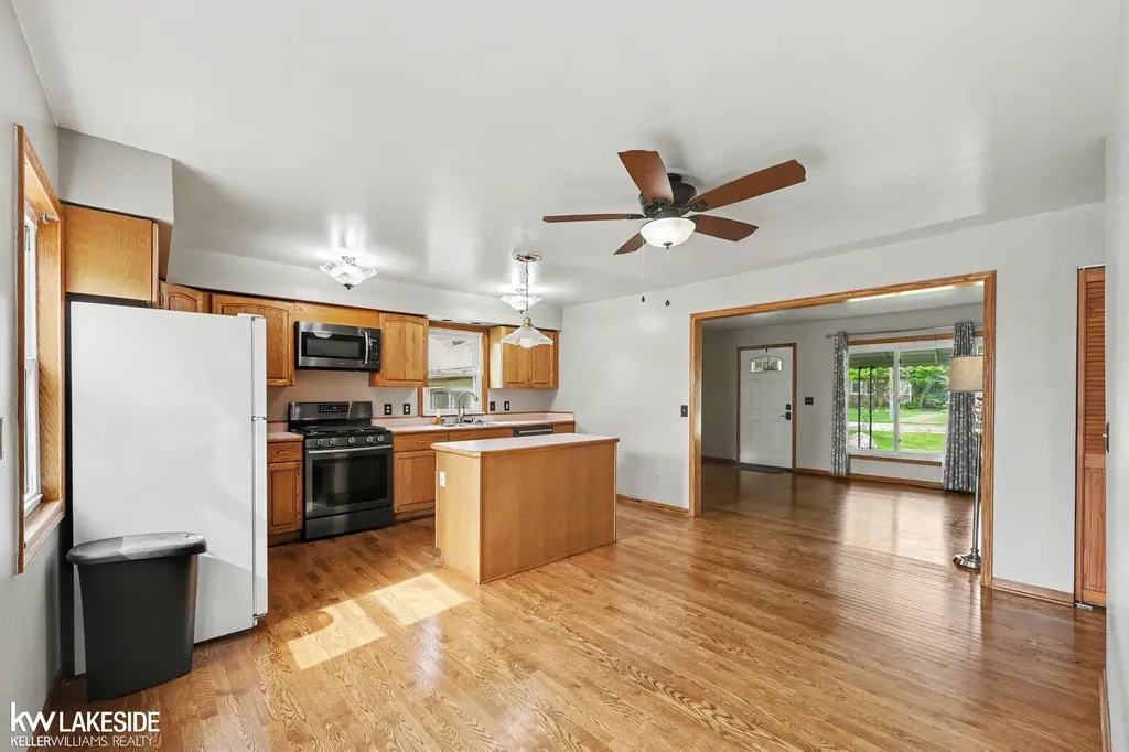 37470 Lakeville Street Harrison Charter Township MI 48045
