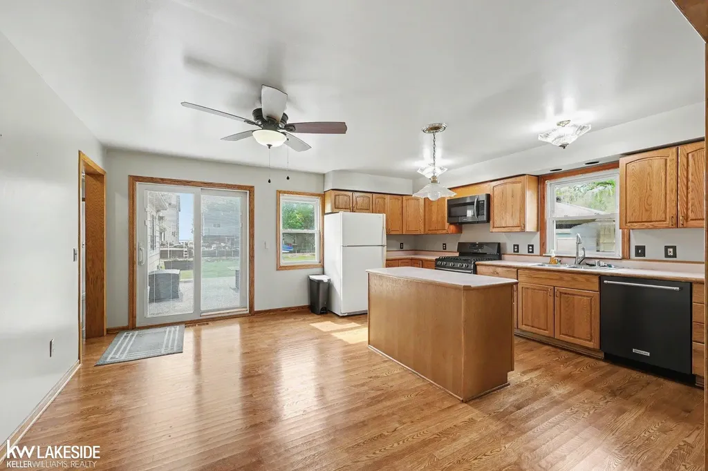 37470 Lakeville Street Harrison Charter Township MI 48045