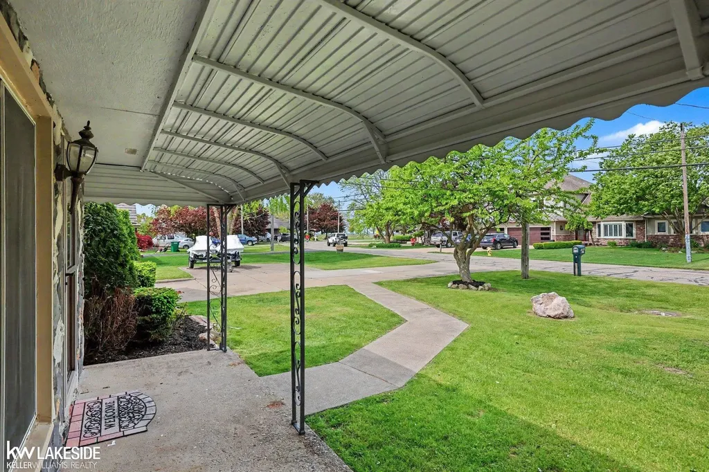 37470 Lakeville Street Harrison Charter Township MI 48045