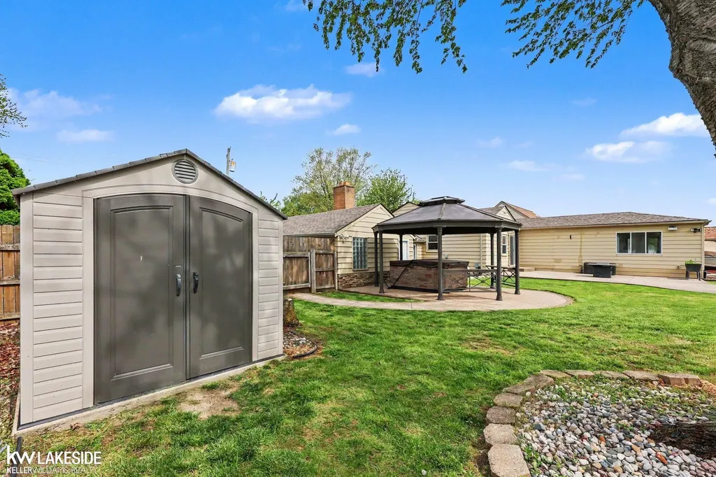 37470 Lakeville Street Harrison Charter Township MI 48045