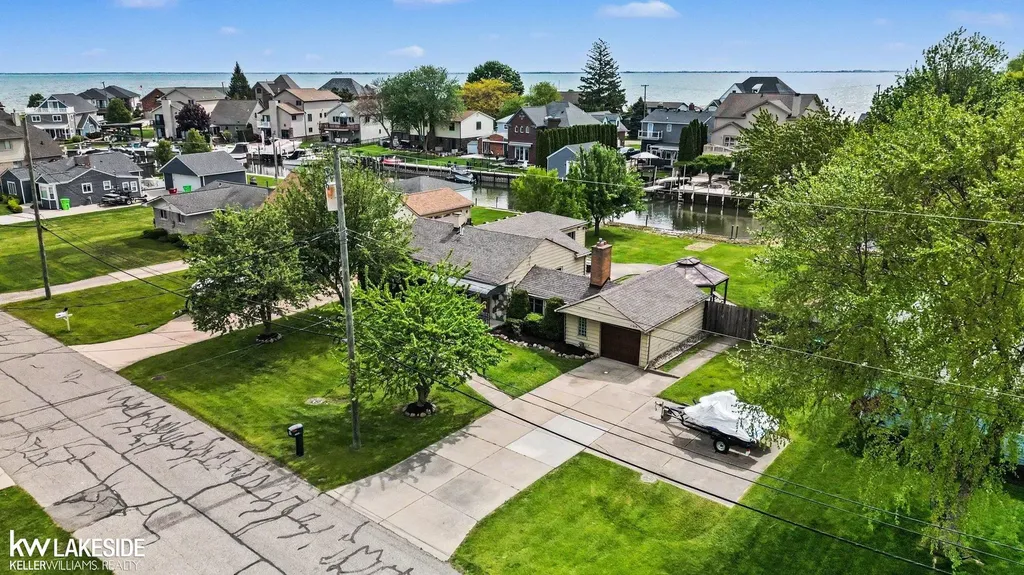 37470 Lakeville Street Harrison Charter Township MI 48045